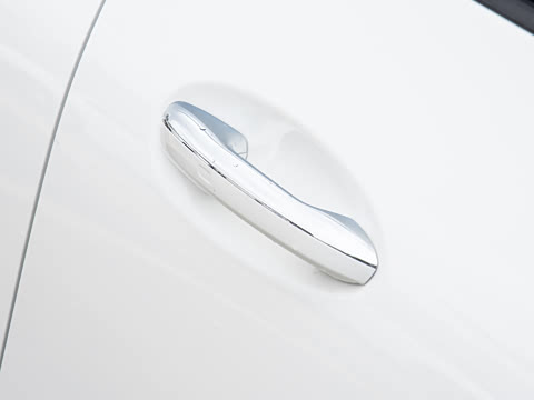 2026�� �Ŀ� GLC 260 4MATIC ����SUV