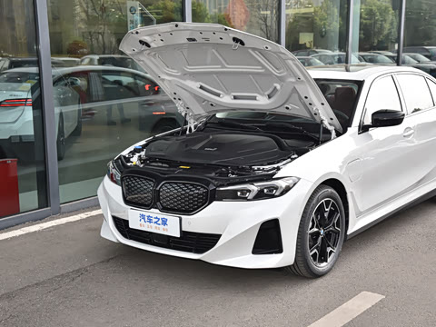 2026�� �Ŀ� eDrive 40 L ��ҹ��װ