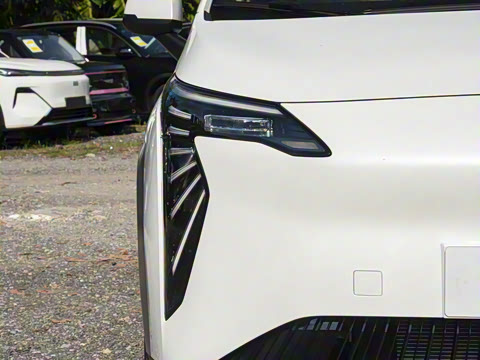 2025�� Plus 610 ������