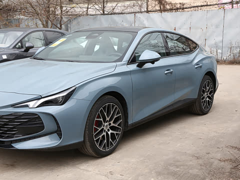 2026�� 2.0T 405 AT������