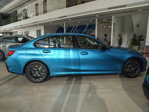 2025�� 330Li M�˶���ҹ��װ