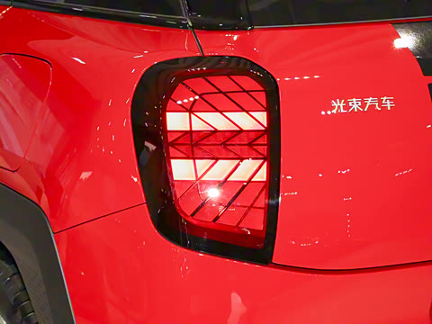 2025�� E ������