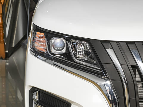 2025�� 2.0L �ֶ���������� 9��