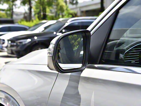 2025�� GLS 450 4MATIC ������