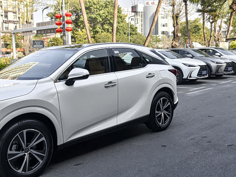 2026�� 350h ����������