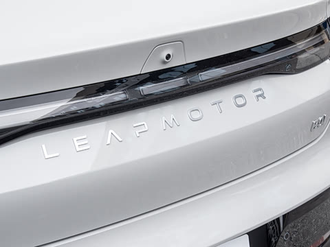 2027�� 590������