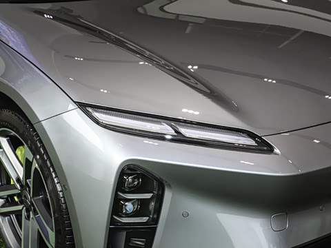 2025�� �ھ������ 100kWh Touring