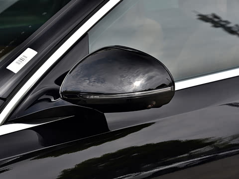 2026�� �Ŀ� E 300 L ������