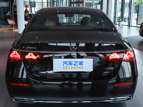 2026�� �Ŀ� E 300 L ������