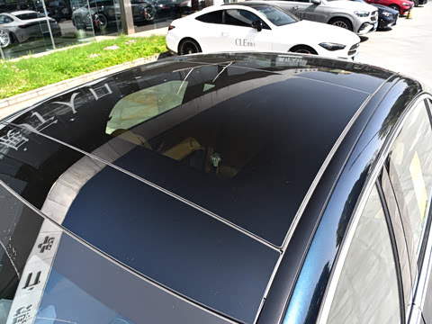 2026�� �Ŀ� E 300 L ������