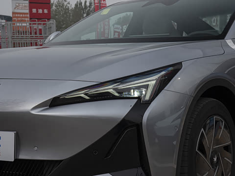 2025�� �Ŀ� 560PRO 185kW