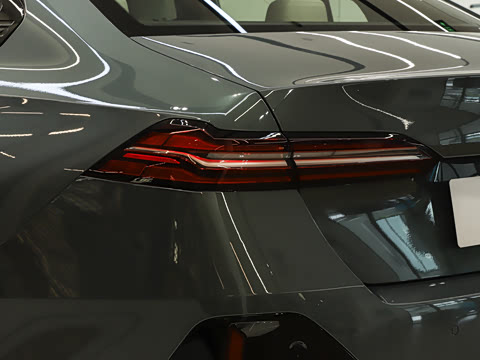 2026�� 525i M�˶���װ