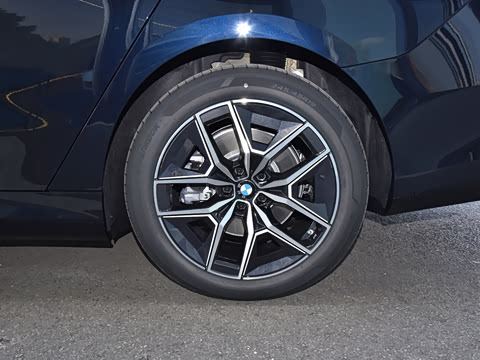 2026�� �Ŀ� eDrive 40L M�˶���װ