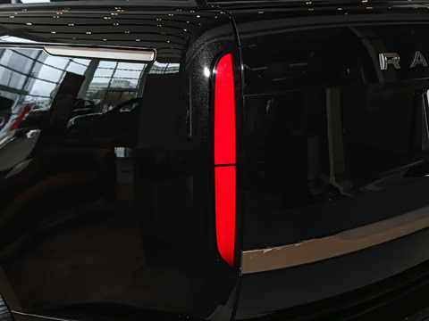 2025�� 3.0 L6 400PS SV���ٴ����ӳ��� 4��