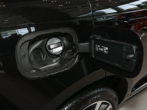 2025�� 3.0 L6 400PS SV���ٴ����ӳ��� 4��