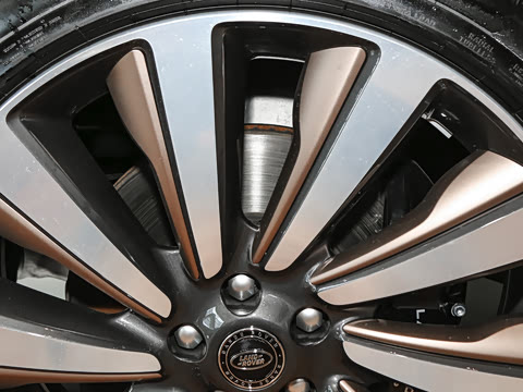 2025�� 3.0 L6 400PS SV���ٴ����ӳ��� 4��