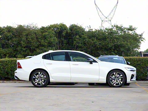 2026�� B4 ��Զ�˶���