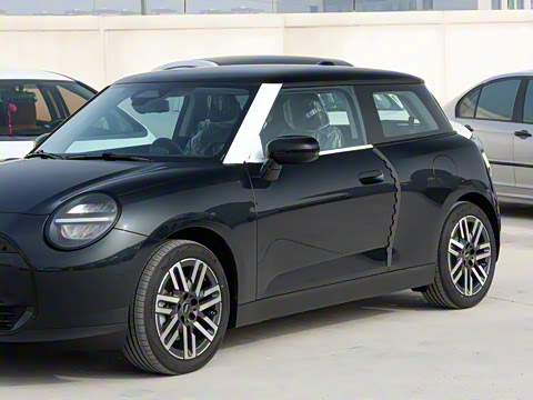 2025�� �Ŀ� 466km COOPER E ������