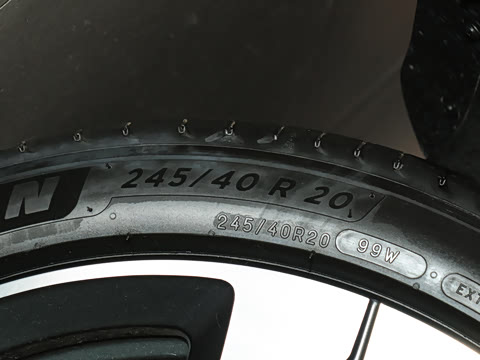 2025�� �ھ������ 100kWh Touring