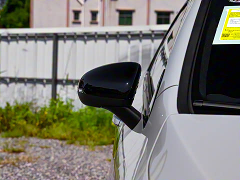 2025�� CLA 260 4MATIC ��ذ�