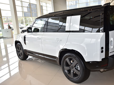 2026�� 110 3.0T P400 X-Dynamic HSE