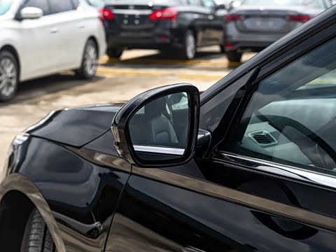 2025�� 2.0L SV �ڽ��