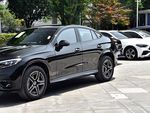 2026�� �Ŀ� GLC 260 4MATIC ����SUV
