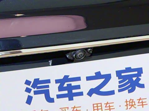 2026�� 4.0T V8 Mulliner