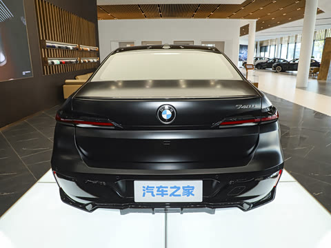2026�� 740Li ��Ӱ��ذ� M���ܰ��˶���װ