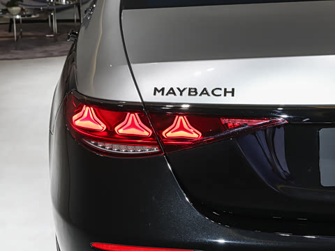 2027�� S 580 4MATIC Night Series