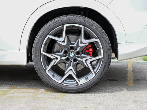 2026�� M35i