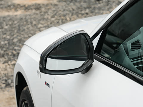 2026�� 200���������� 40 TFSI ����������