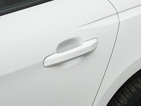 2026�� 200���������� 40 TFSI ����������