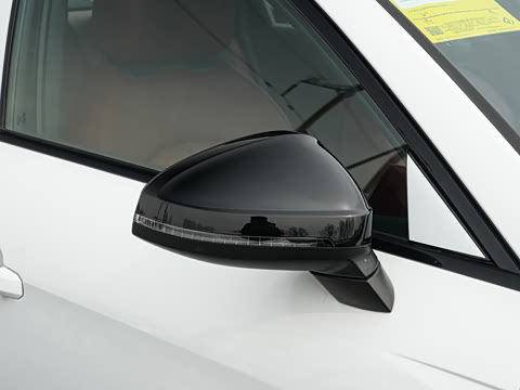 2026�� 200���������� 40 TFSI ����������