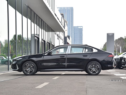 2026�� �Ŀ� 530Li ������ ������װ