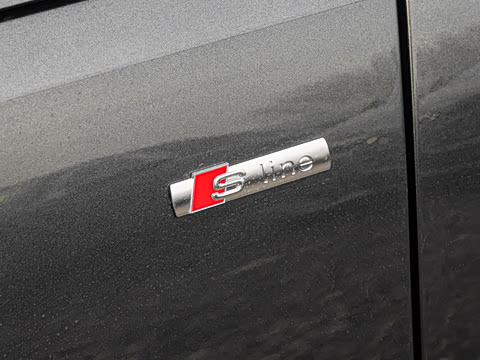 2026�� 200���������� 40 TFSI ����������