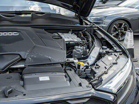 2025�� 55 TFSI quattro S line����ʿ��