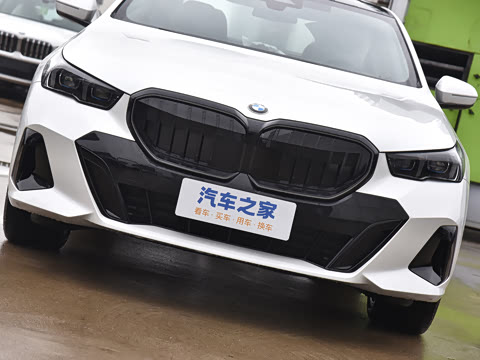 2026�� �Ŀ� 530Li ������ M�˶���װ