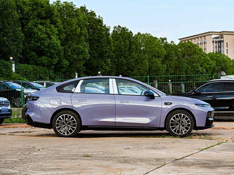 2027�� 670������