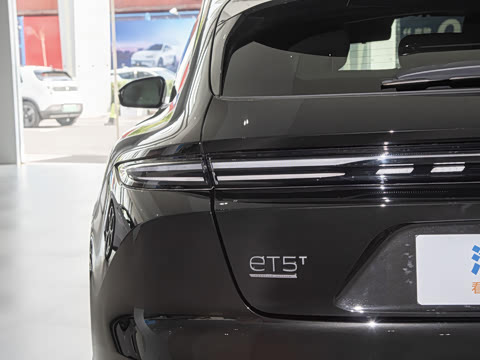 2025�� �ھ������ 75kWh Touring