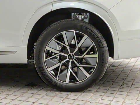 2025�� Ǭ�� UItra 6��