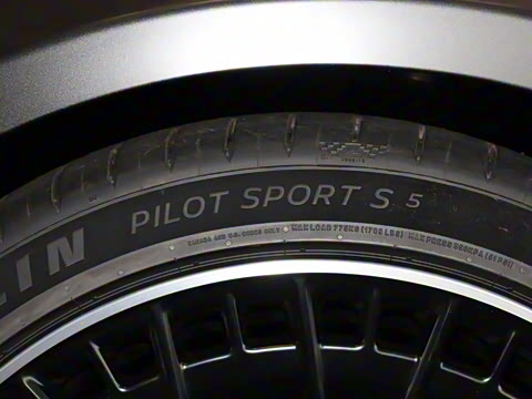 2025 Ŀ AMG CLE 53 4MATIC+ ܳ