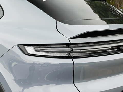 2025�� Cayenne Coup�� Turbo GT 4.0T