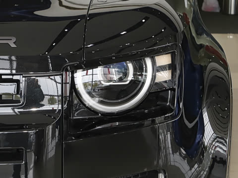 2026�� 110 3.0T P400 X-Dynamic HSE