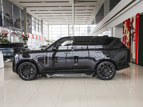 2026�� 3.0 L6 400PS SE�����