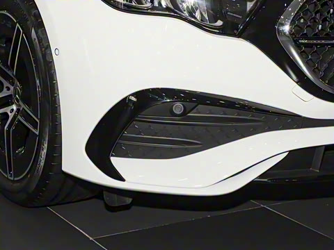 2025�� �Ŀ� E 260 �˶���