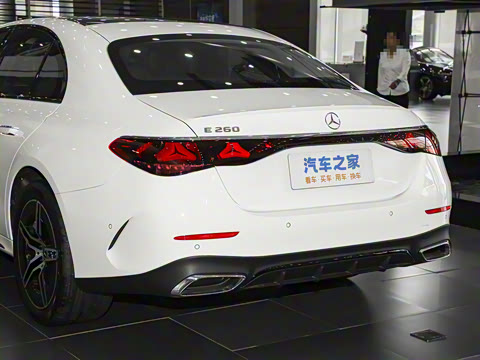 2025�� �Ŀ� E 260 �˶���