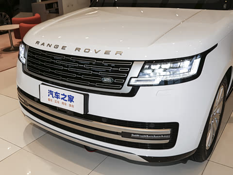 2026�� 3.0 L6 400PS SE�����