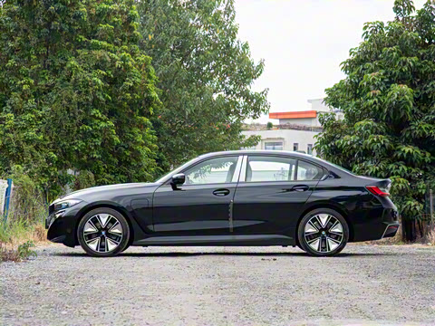 2026�� eDrive 40 L ��ҹ�˶���װ