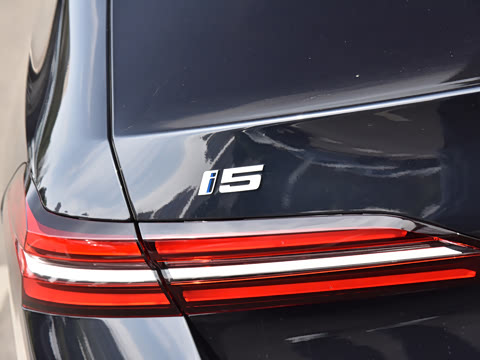 2026�� �Ŀ� eDrive 35L M�˶���װ